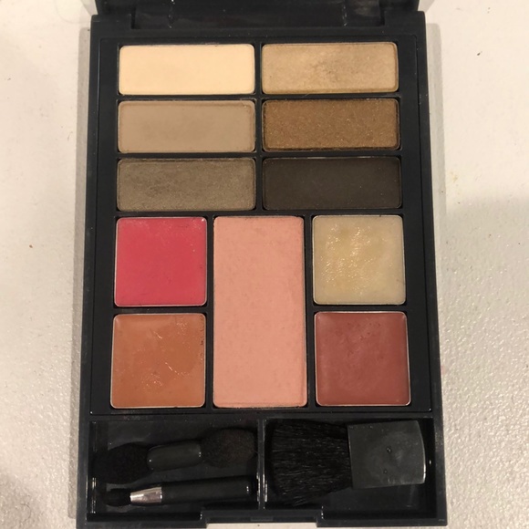 💋ALMAY: The Complete Look💄 - Picture 2 of 3